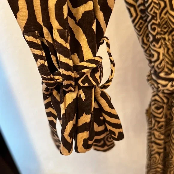 Diane Von Furstenberg Vintage Heracles Silk Wrap Dress - Picture 5 of 6